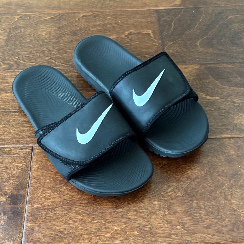Nike Black Slide Sandals Youth 7
